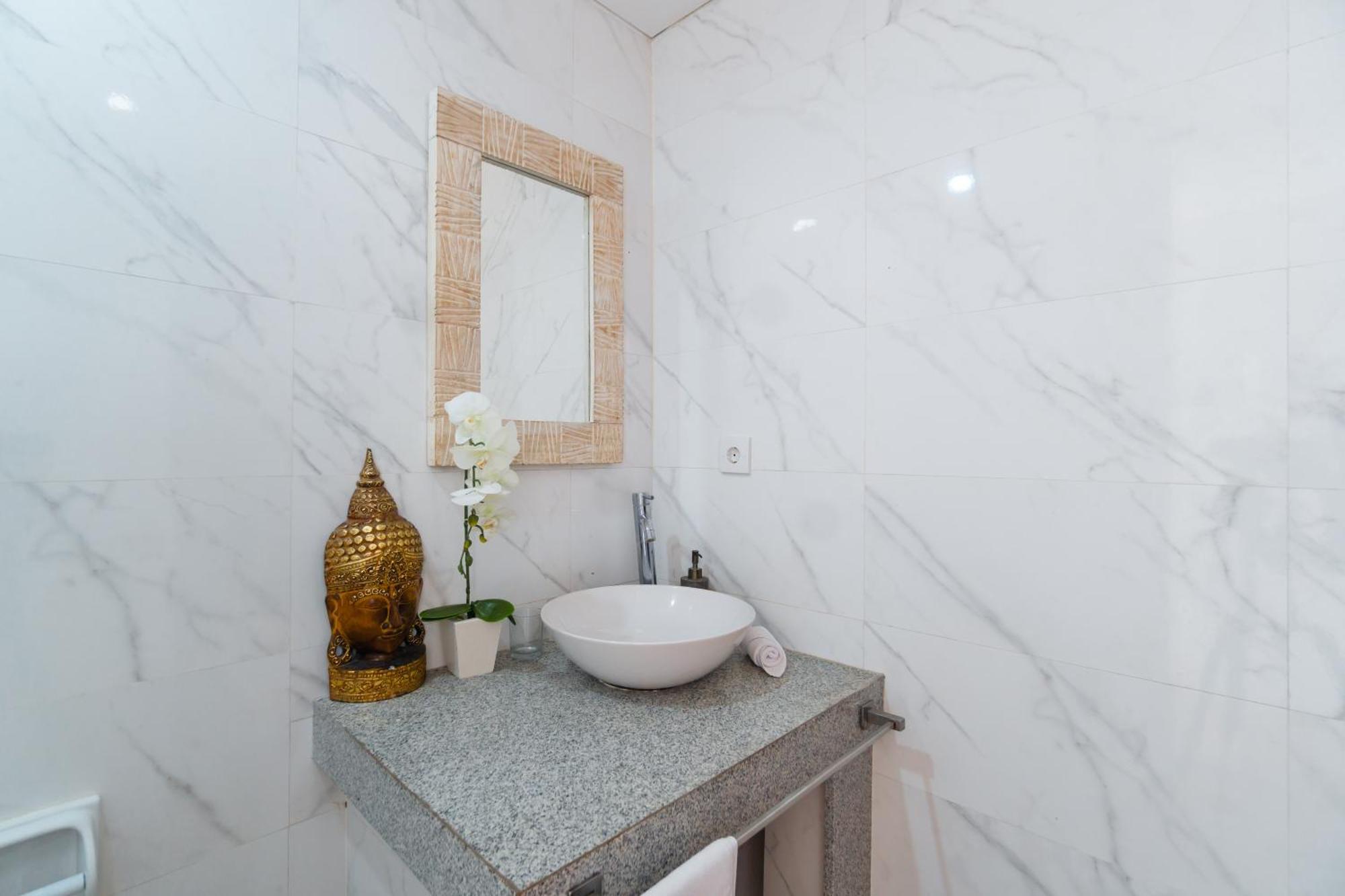 Villa C31 Seminyak Экстерьер фото
